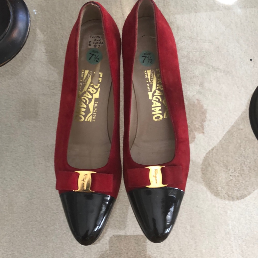 Ferragamo 🌺 Red suede and patent leather shoes